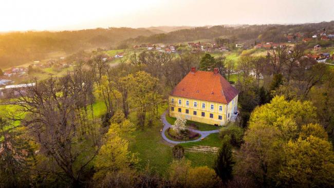 Dvorac_Gornja_Bedekovcina_Rikard_Jadan.jpg DGB