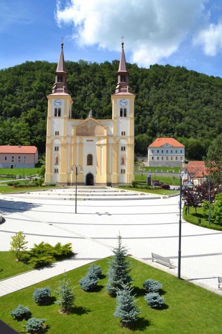 crkva_uznesenja_blazene_djevice_marije_bojana_struk_2