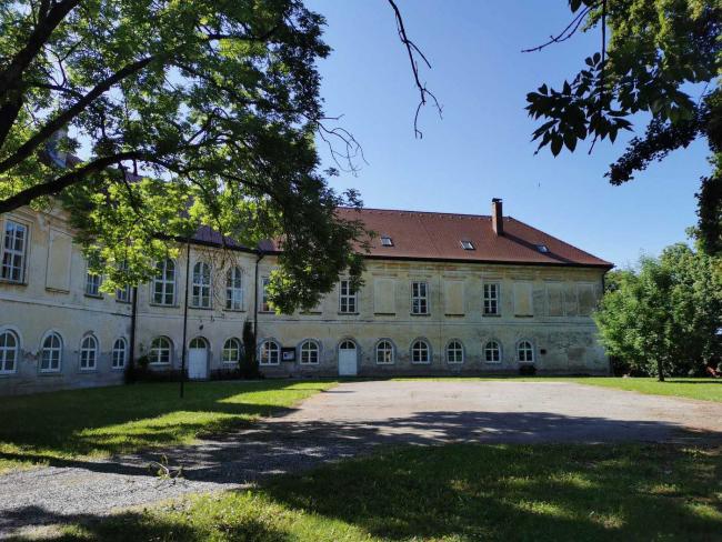 dvorac_sveti_kriz_zacretje_3