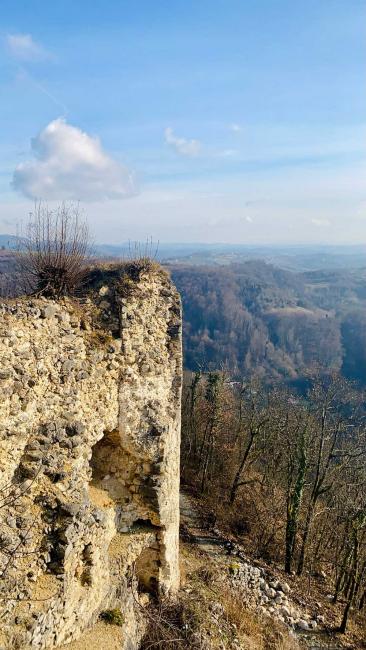 Kostelgrad_Bojana-Štruk-(3).jpg Kostelgrad