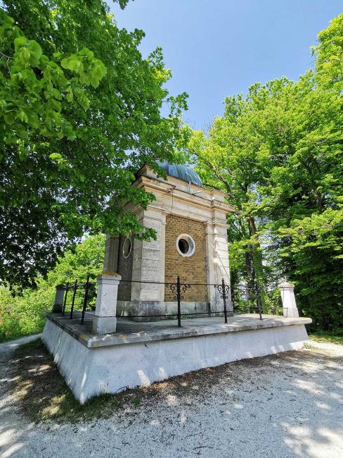 mauzolej_jakoba_badla_arhiva_TZP_Srce_Zagorja-(2).jpg Mauzolej Jakoba Badla