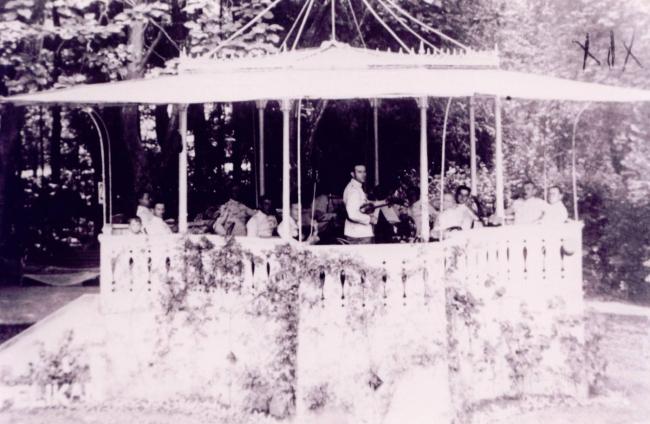 48.jpg Glazbeni paviljon Jakoba Badla